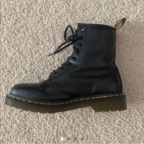 Genuine black leather Doc Martens. 8 eye - Picture 2 of 4